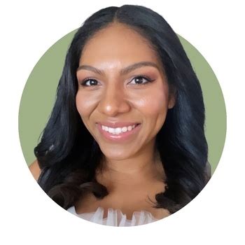 Jessica Perlaza Profiles .